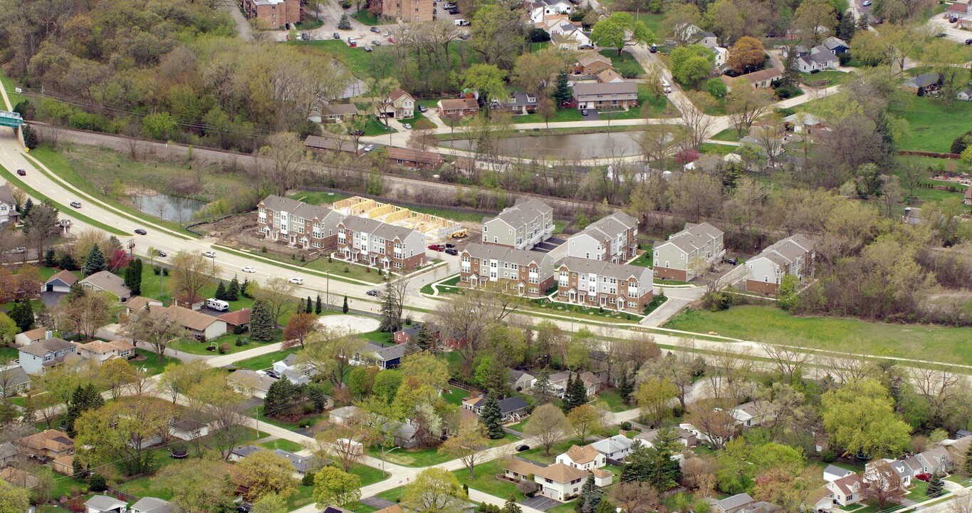 Canterbury Townes in Lake Zurich, IL - Building Photo