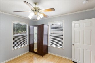 74 Julius St in Austin, TX - Building Photo - Building Photo