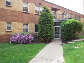 5712 Phillips Ave, Unit B1 in Pittsburgh, PA - Building Photo - Building Photo