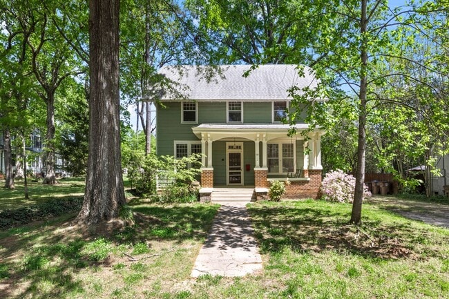121 E Cedar Ave in Wake Forest, NC - Building Photo - Building Photo