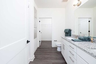 Abri At West Iris in Conyers, GA - Foto de edificio - Building Photo