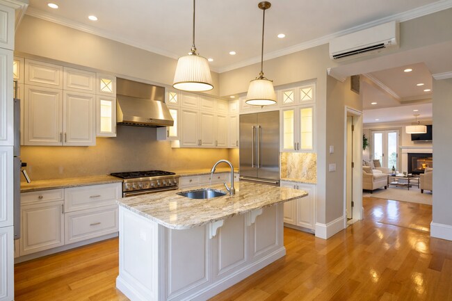 214 Commonwealth Ave in Boston, MA - Building Photo - Building Photo