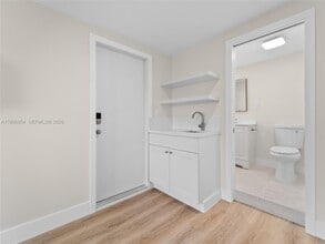 7401 SW 38th St in Miami, FL - Building Photo - Building Photo