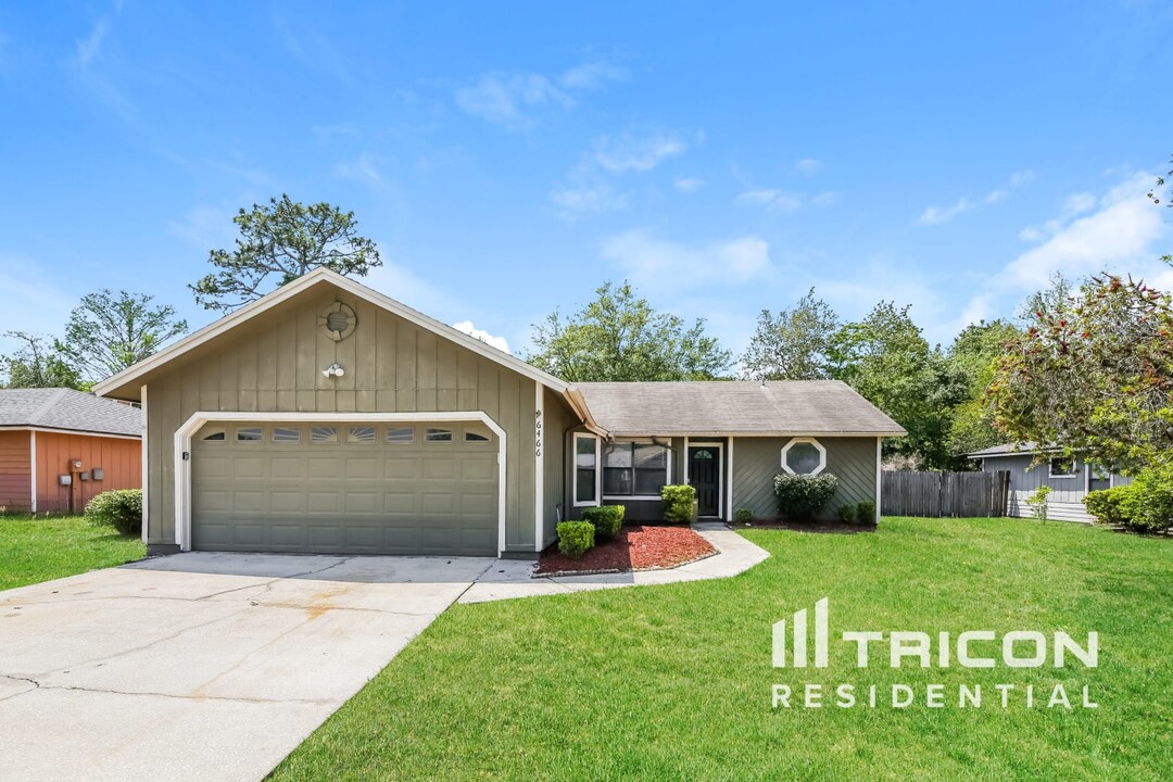 6466 Diamond Leaf Ct N in Jacksonville, FL - Building Photo