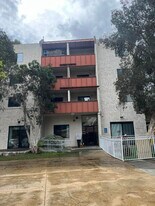 4857 College Ave, Unit 301 in San Diego, CA - Building Photo