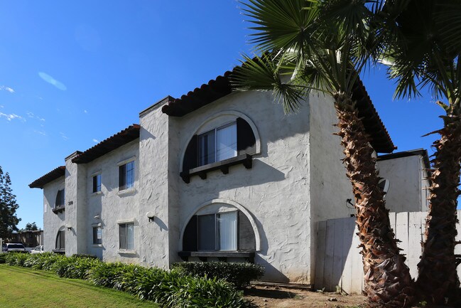 Mollison El Dorado in El Cajon, CA - Foto de edificio - Building Photo