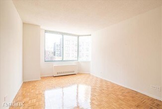136 E 55th St-Unit -7B in New York, NY - Building Photo - Building Photo
