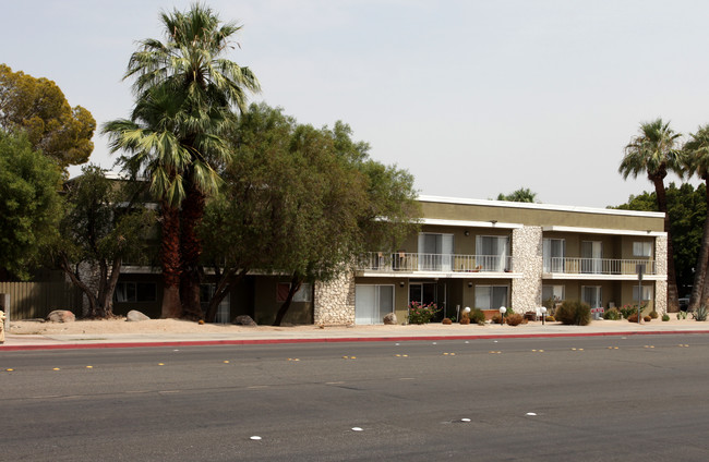 Continental Gardens in Palm Springs, CA - Foto de edificio - Building Photo