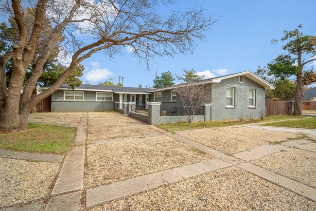 4402 16th St in Lubbock, TX - Building Photo - Building Photo