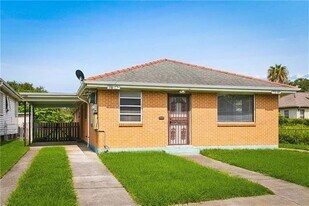 3321 Republic St in New Orleans, LA - Building Photo