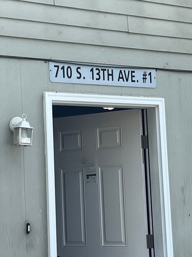 710 S 13th Ave