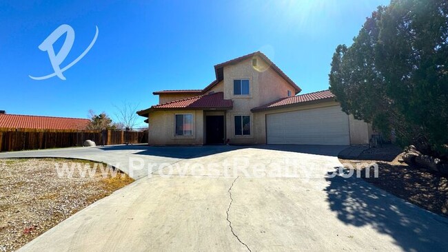 14449 Linden St in Hesperia, CA - Foto de edificio - Building Photo