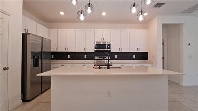 722 Lemon Ave in Fruitland Park, FL - Building Photo - Building Photo