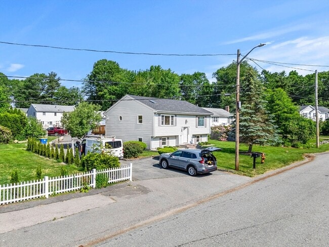 14 N Glenway Ave in Randolph, MA - Building Photo - Building Photo