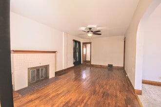 1263 SW Washburn Ave in Topeka, KS - Building Photo - Building Photo