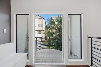 1628 Van Buren St in Houston, TX - Building Photo - Building Photo