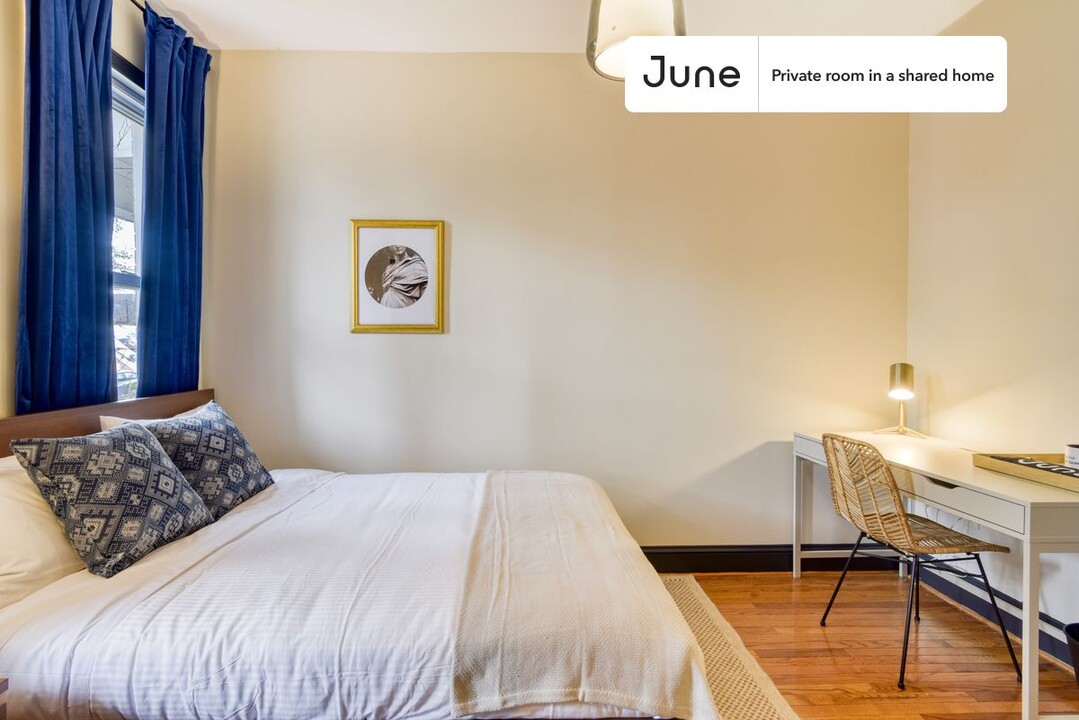 Private bedroom in 5 bed/2 bath Home in Washington, DC - Building Photo