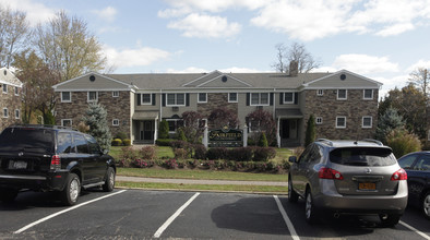 Fairfield At Smithtown in Smithtown, NY - Building Photo - Building Photo