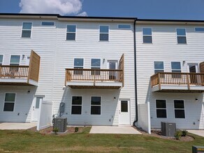 1518 Tamarisk Ln in Durham, NC - Building Photo - Building Photo