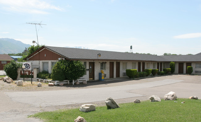 Big Z Apartments in Ogden, UT - Building Photo - Building Photo