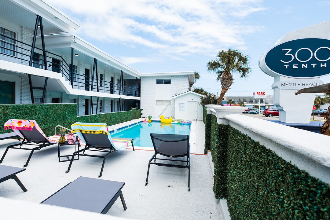 300 10th Ave N in Myrtle Beach, SC - Foto de edificio