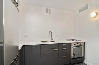 655 W Irving Park Rd, Unit 2109 in Chicago, IL - Building Photo - Building Photo