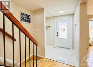 416 Viewmount Dr in Ottawa, ON - Building Photo - Building Photo