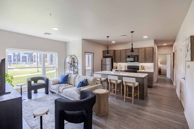Ovation Apartments in Wichita, KS - Foto de edificio - Building Photo
