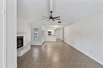 2208 Lobo Dr in Bryan, TX - Building Photo - Building Photo