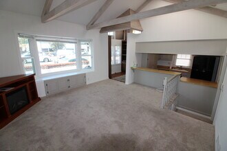 136 Hermosa Ave, Unit 1 in Hermosa Beach, CA - Building Photo - Building Photo