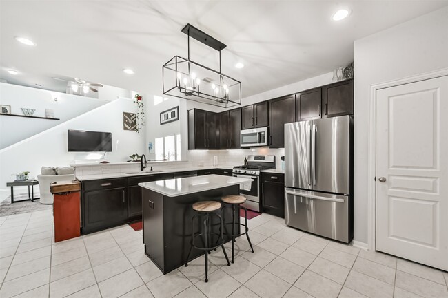 10018 Chase Ct in Baytown, TX - Building Photo - Building Photo