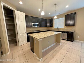 4578 Silverthorn Dr in Jacksonville, FL - Building Photo - Building Photo