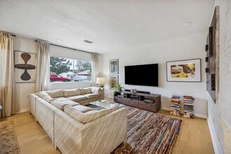 6809 Meadow Cir in Austin, TX - Building Photo - Building Photo