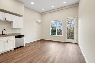 2108 S J St in Tacoma, WA - Building Photo