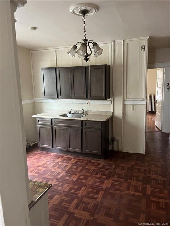 50 Carleton Ave in Bridgeport, CT - Building Photo