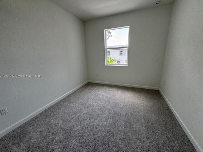 18413 SW 1st St in Pembroke Pines, FL - Building Photo - Building Photo