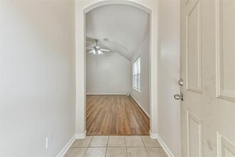 10222 West Palm Lake Drive in Houston, TX - Foto de edificio - Building Photo