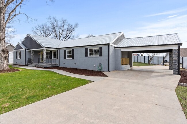 102 Dogwood Ln in Winchester, TN - Foto de edificio - Building Photo