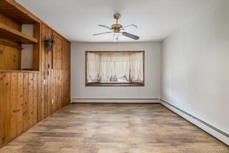 18 Brandywine Dr in Mastic, NY - Building Photo - Building Photo