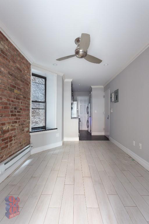 219 E 28th St