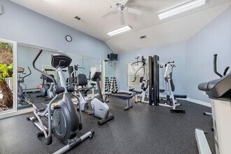 4276 Calinda Ln in Niceville, FL - Foto de edificio - Building Photo