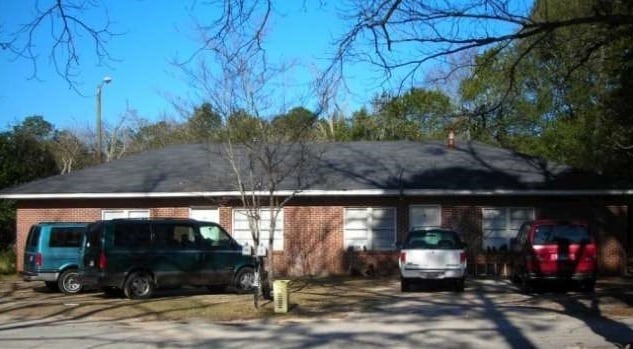 property at 707 Moultrie Rd