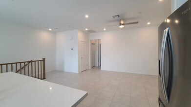 5752 CRENELLATED St in Las Vegas, NV - Building Photo - Building Photo