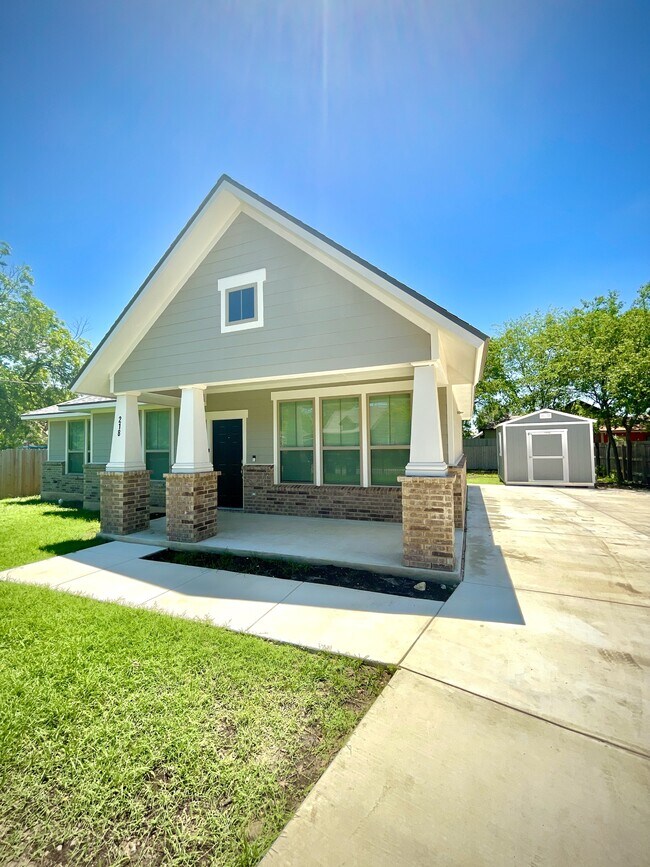 property at 218 Coopwood Ave