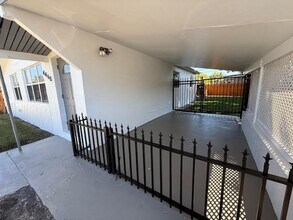 4460 NW 59th Ct in Fort Lauderdale, FL - Building Photo - Building Photo