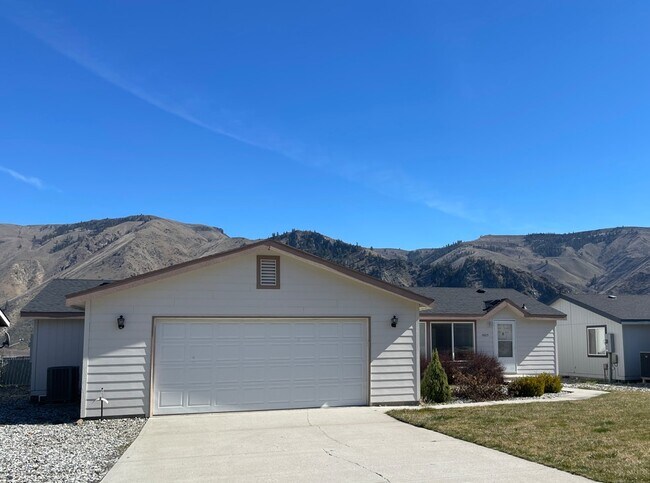 14615 Diamond Ave in Entiat, WA - Building Photo - Building Photo