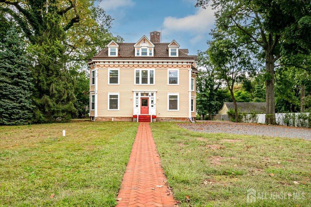 443 Middlesex Ave in Metuchen, NJ - Building Photo