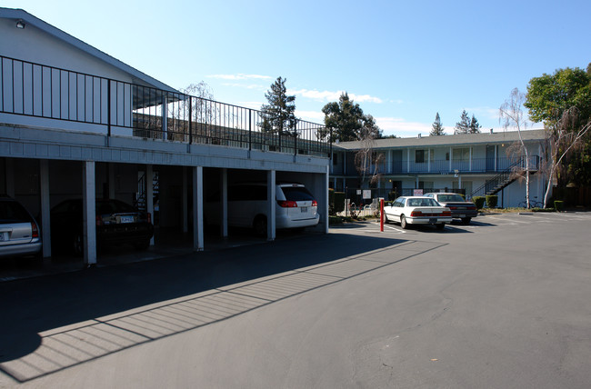 Kendall Court Apartments in Palo Alto, CA - Foto de edificio - Building Photo