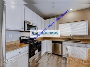 73 Ice Fall Ave in Las Vegas, NV - Building Photo - Building Photo
