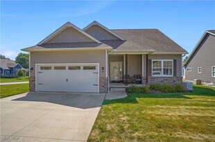 341 Alexis Ln in Canal Fulton, OH - Building Photo